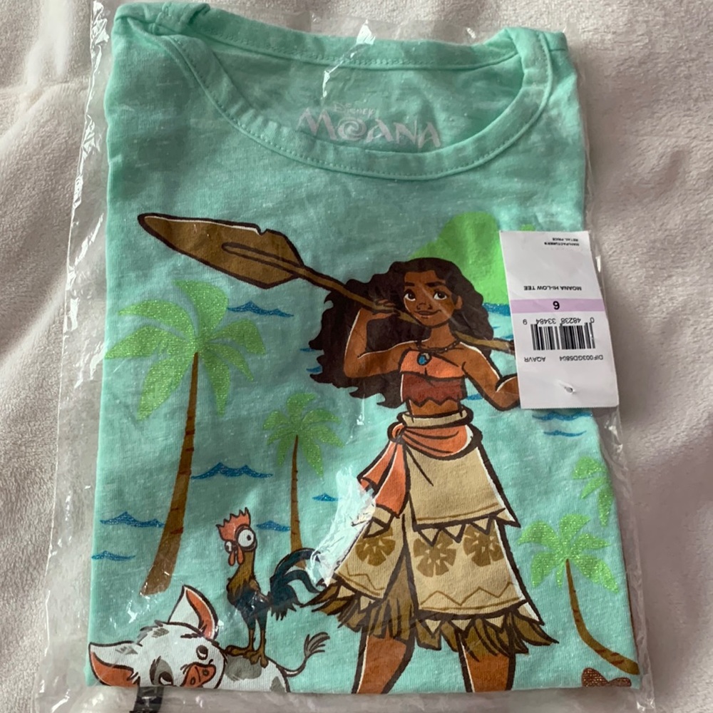 NWT Disney Moana super cute tshirt